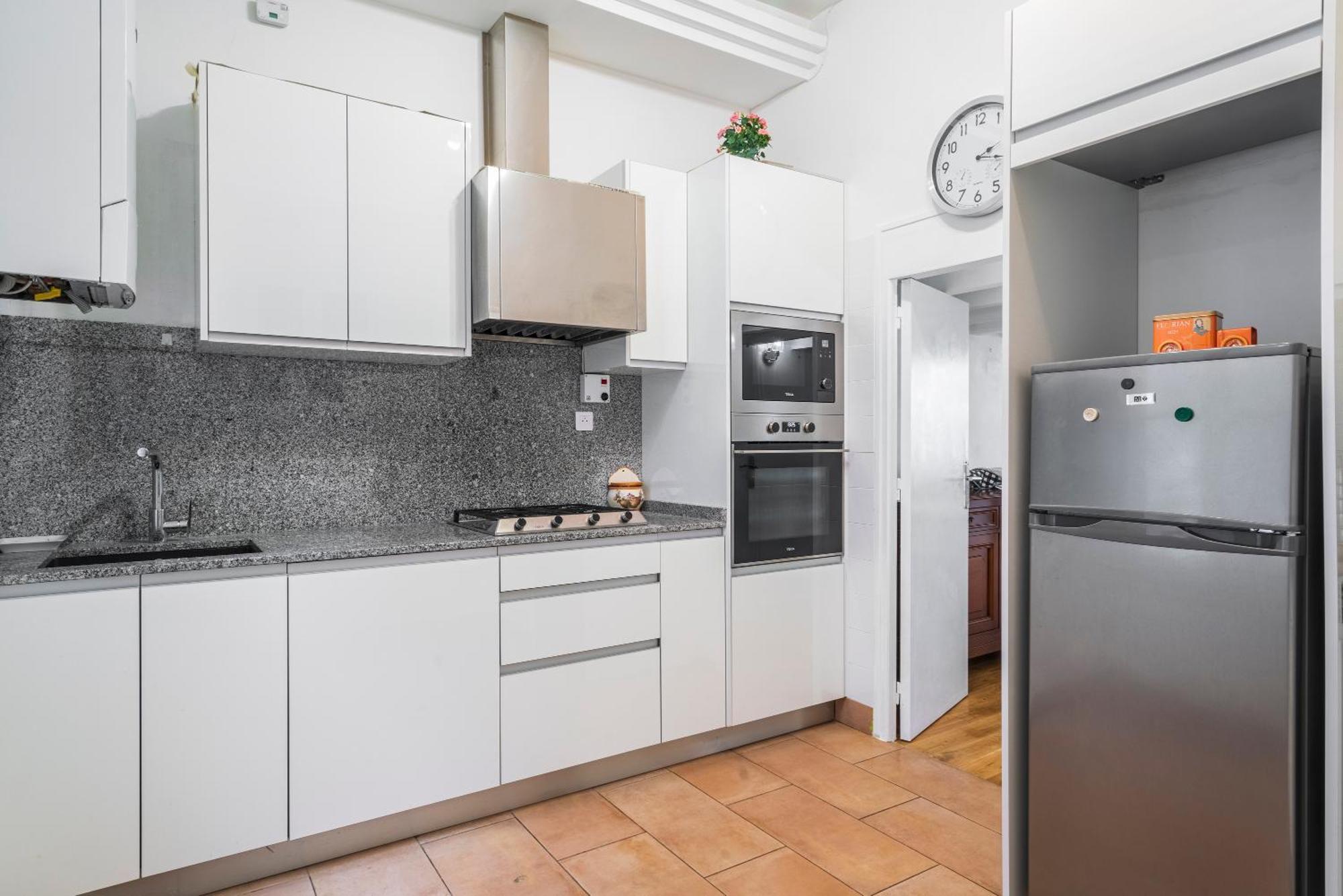 Louvre Chatelet Apartment *