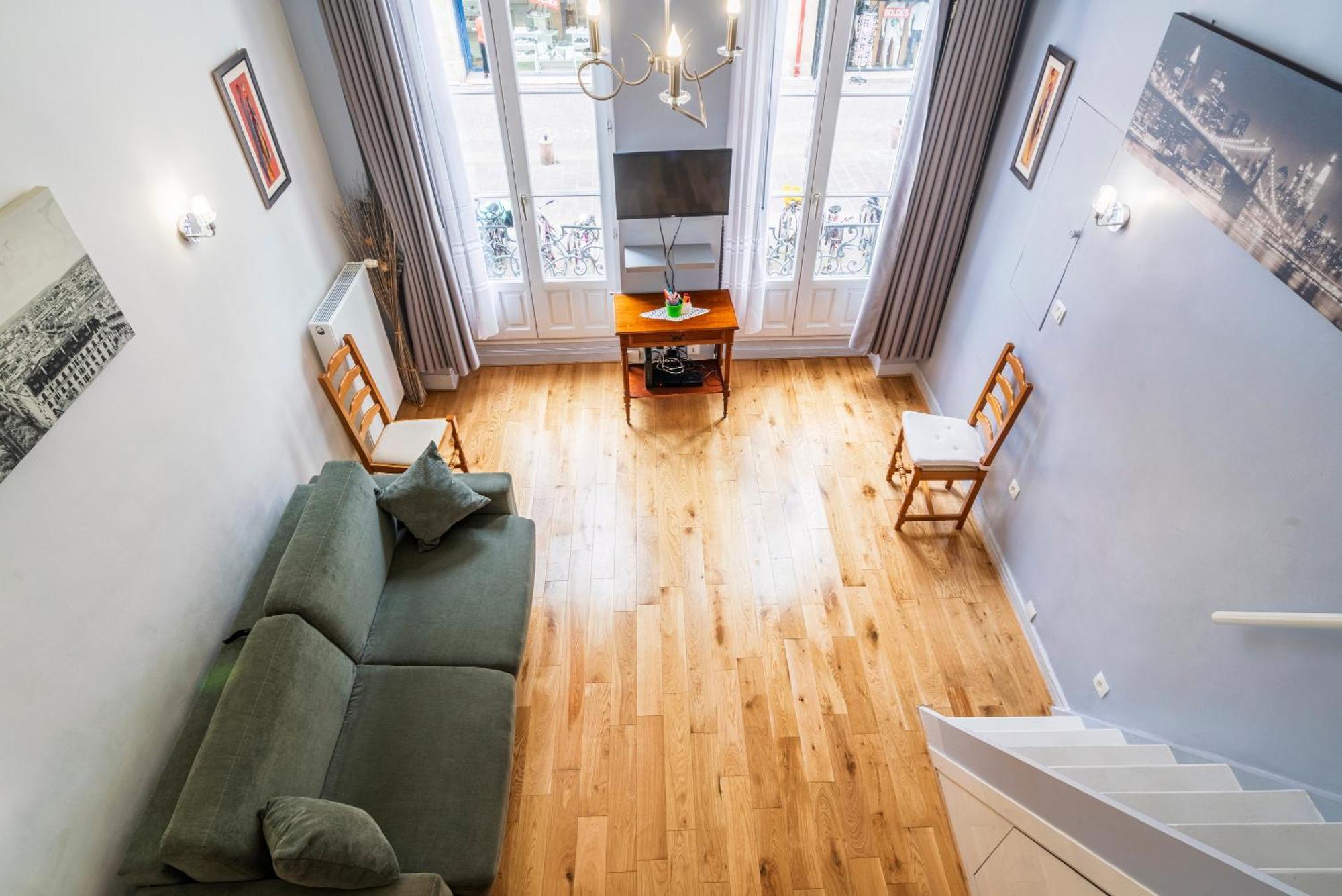 Apartment Louvre Chatelet Paris