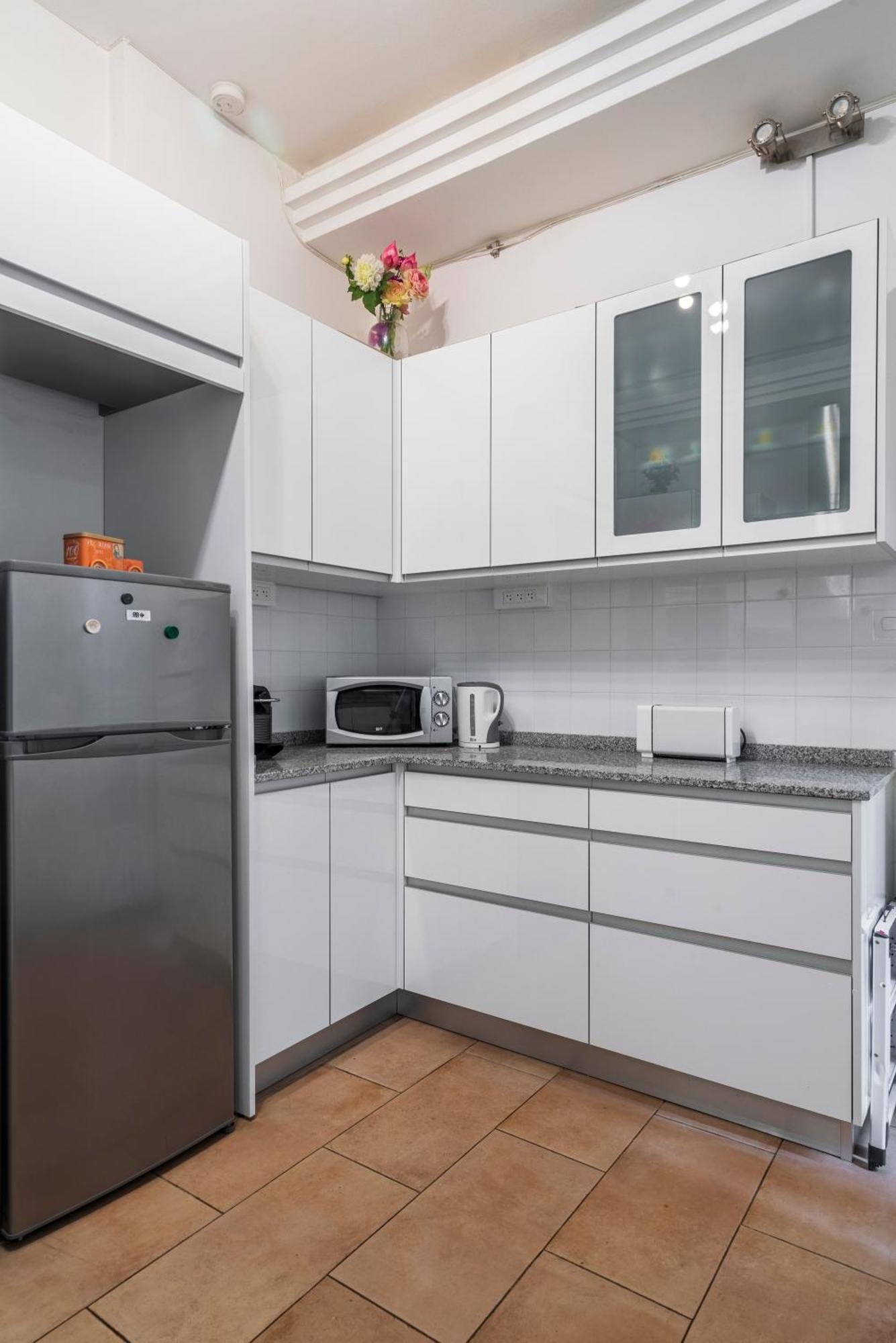 Louvre Chatelet Apartment Paris