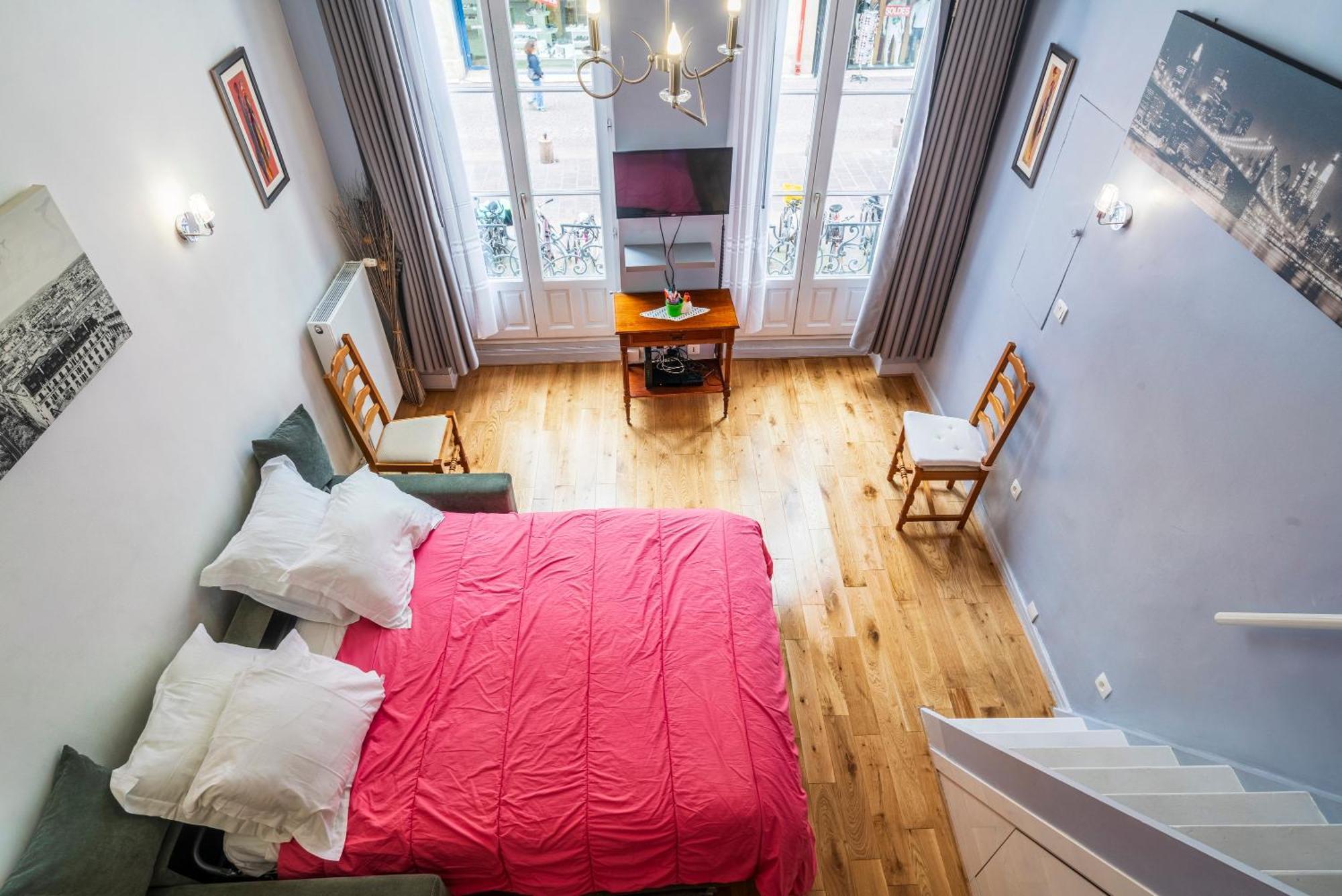 Apartment Louvre Chatelet Paris